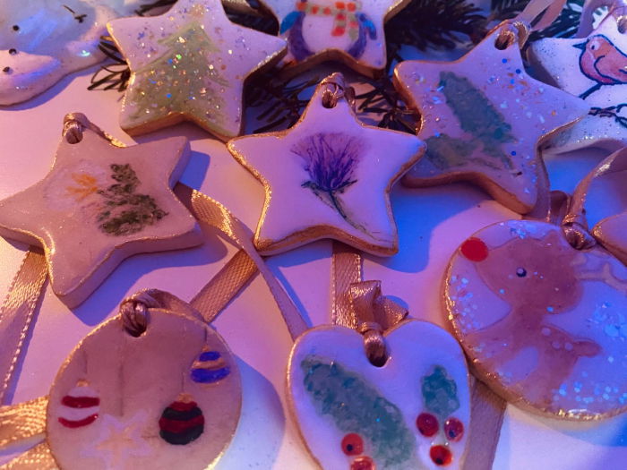 Set de 5 diferite decoratiuni din ceramica pentru bradul de Craciun [6]