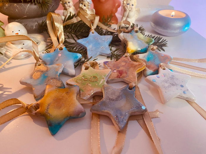 Set de 5 diferite decoratiuni din ceramica pentru bradul de Craciun [8]