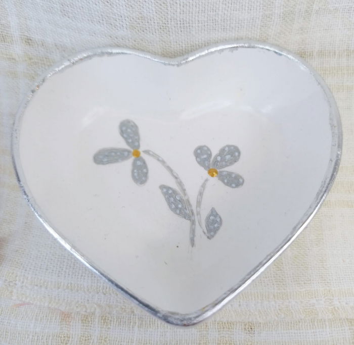 Set decorativ - lumanare parfumata in vas inimioara plus vas inimioara decor. [4]