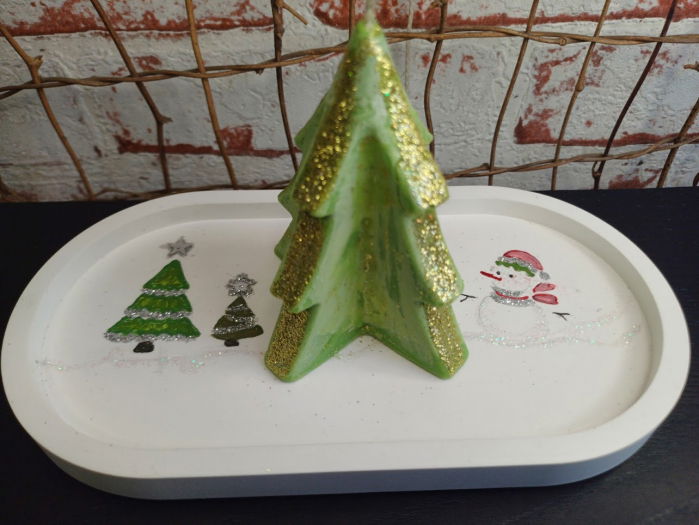 Set decorativ de Craciun: lumanare bradut plus suport oval pictat manual [17]