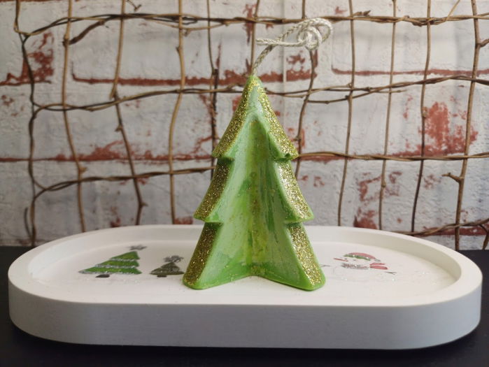 Set decorativ de Craciun: lumanare bradut plus suport oval pictat manual [9]