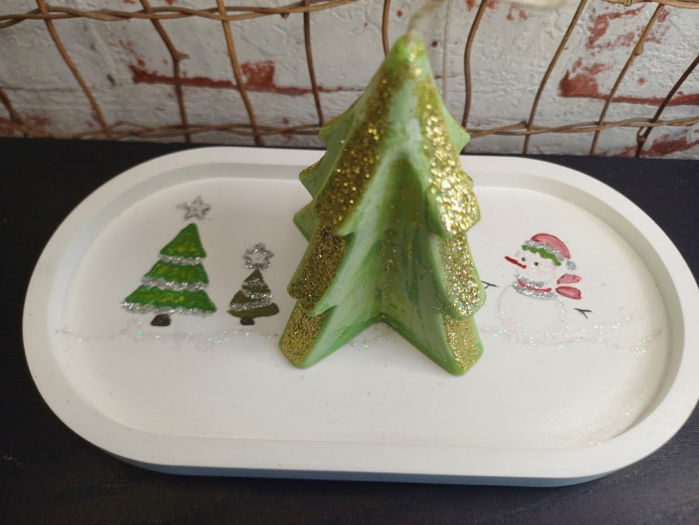 Set decorativ de Craciun: lumanare bradut plus suport oval pictat manual [19]