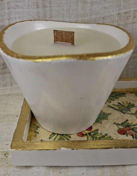 Set decorativ de Craciun - lumanare alba din ceara de soia plus suport din ceramica handmade [4]