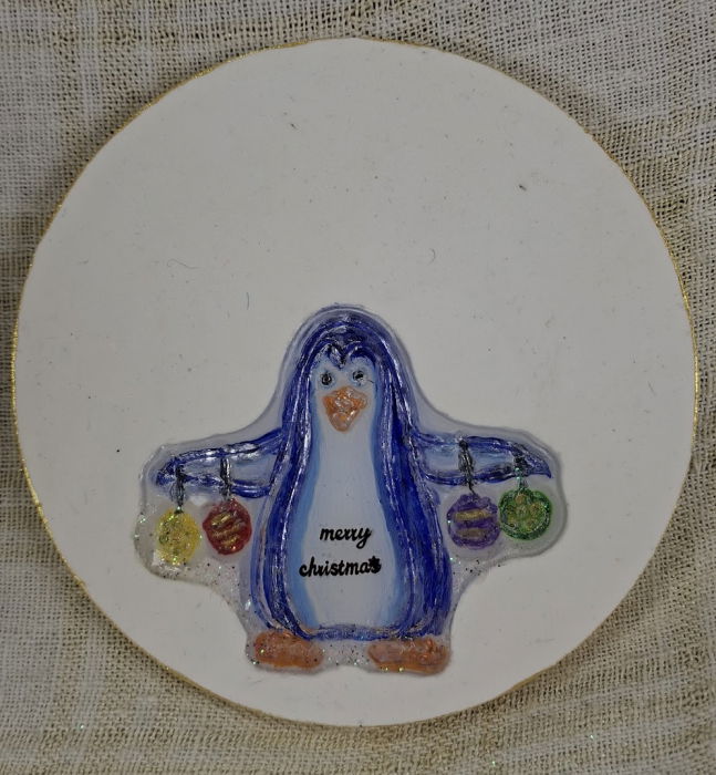 Set decorativ de Craciun - 'Merry Pinguini' lumanare alba din ceara de soia plus suport din ceramica handmade [6]