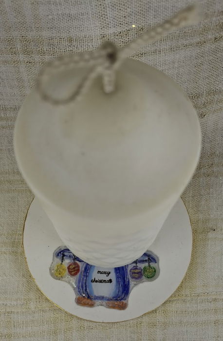 Set decorativ de Craciun - 'Merry Pinguini' lumanare alba din ceara de soia plus suport din ceramica handmade [9]