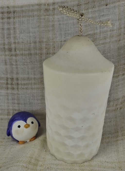 Set decorativ de Craciun - 'Merry Pinguini' lumanare alba din ceara de soia plus suport din ceramica handmade [4]