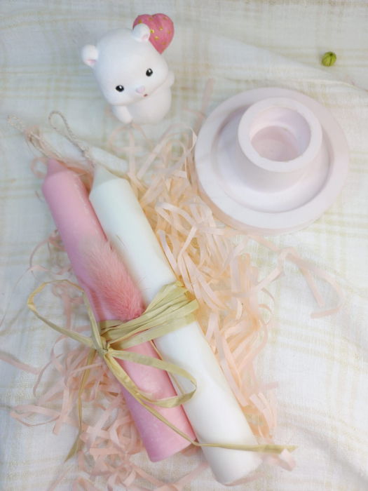 Set de doua lumanari, cilindrice, simple, in doua culori diferite din ceara de soia plus un sfesnic asortat [6]