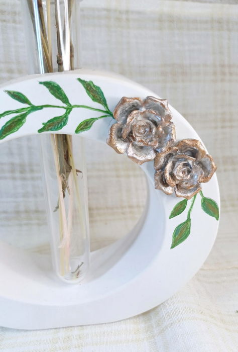 Vaza circulara din ceramica, lucrata manual, cu tub hidroponic. [2]