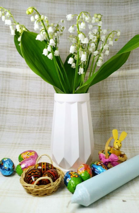 Vază albă ceramică + lumânare de ceară de soia albastru deschis [1]