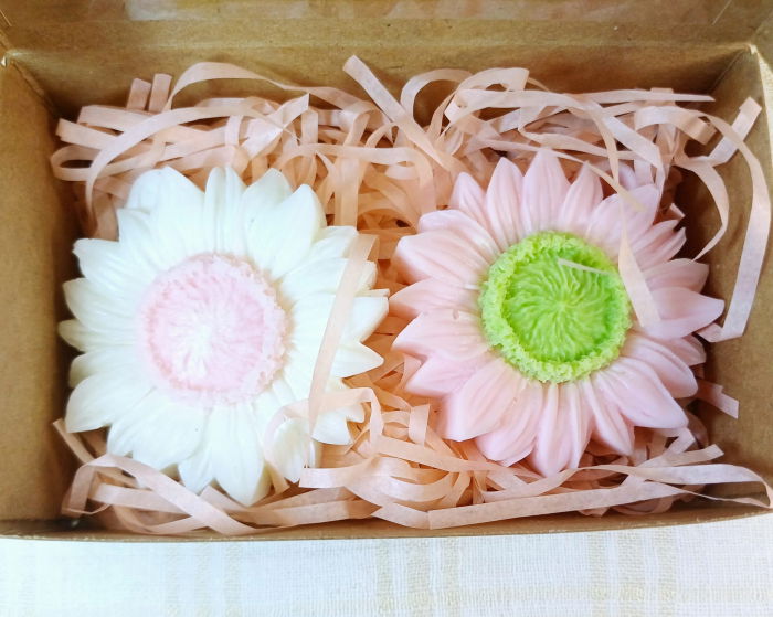 Wax melts - Tablete parfumate  -cutie cu doua flori divers colorate. [5]