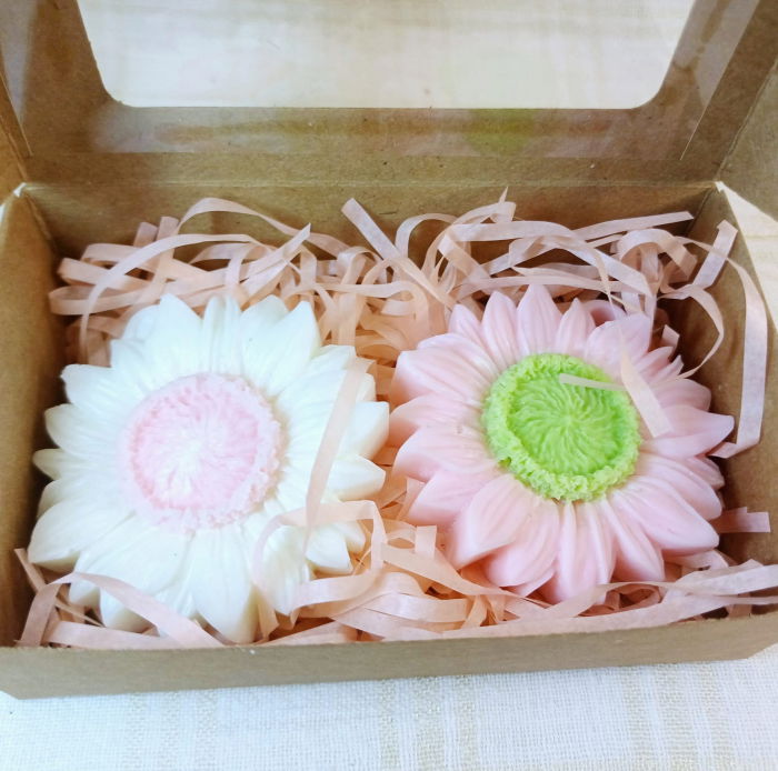 Wax melts - Tablete parfumate  -cutie cu doua flori divers colorate. [12]