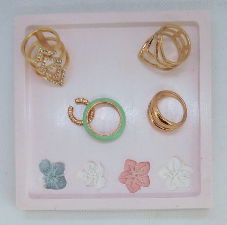 Set decorativ  alb/roz cu flori imprimate. [14]