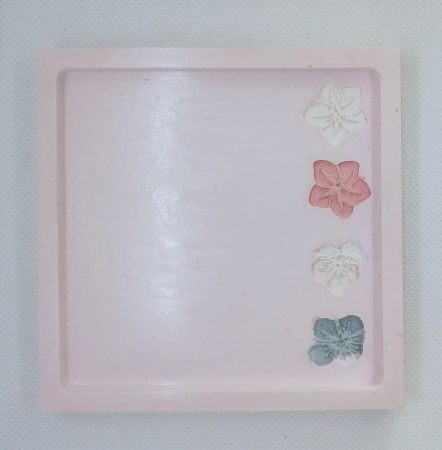 Set decorativ  alb/roz cu flori imprimate. [15]