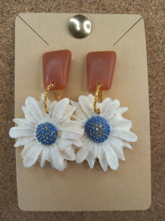 Cercei handmade - Cercei flori alb /maro