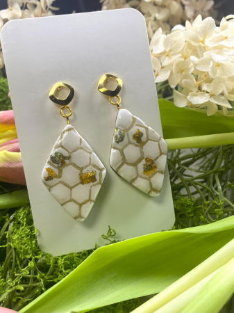 Cercei handmade - Albine alb