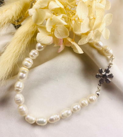 Bijuterii handmade - Bratara din perle de cultura albe.