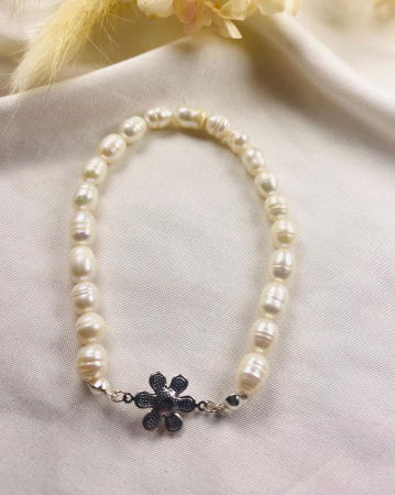 Bratara din perle de cultura albe. [1]