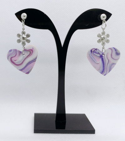 Cercei handmade - Cercei inimioare mov cu accesorii argintii