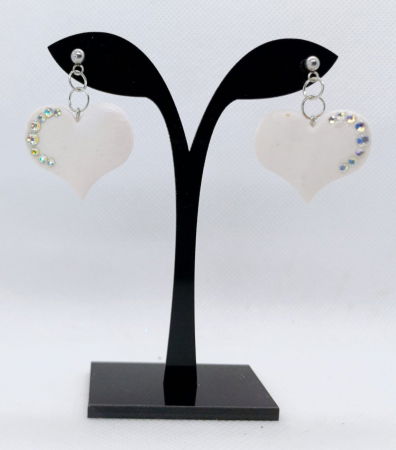 Cercei handmade - Cercei inimioare albe cu pietricele