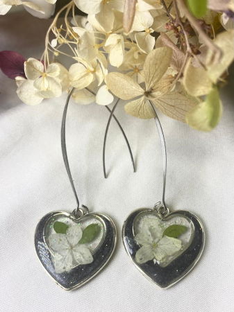 Cercei handmade - Inimoare verde alb