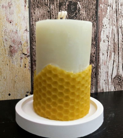 Lumanare decorativa din ceara naturala de albine + suport rotund din ceramica handmade [3]