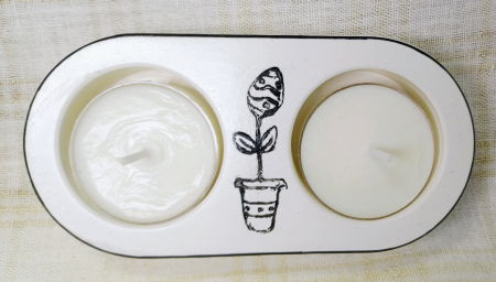 Farfurie alba cu iepuras si lumanari gemene în suport ceramic realizat manual [1]