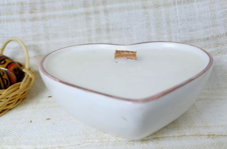 Farfurie albă + lumânare din ceară de soia în formă de inimă [5]