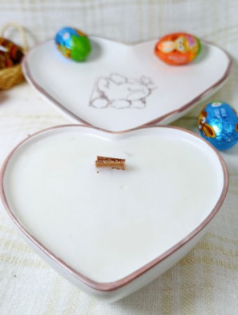 Farfurie albă + lumânare din ceară de soia în formă de inimă [9]