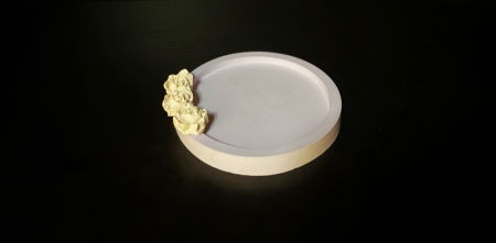 Suport rotund decorat cu flori din ceramica handmade [1]