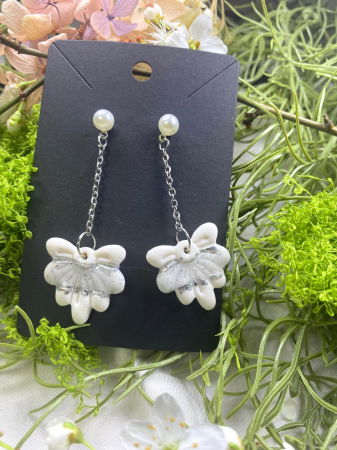 Cercei handmade - Fluture alb cu bila