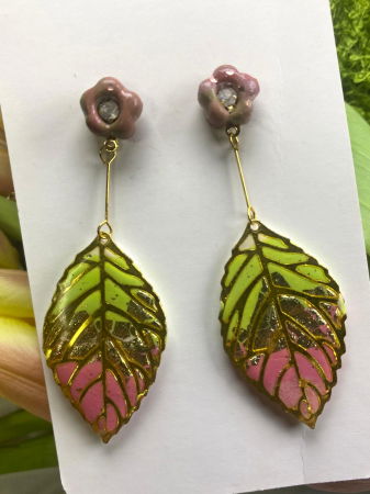 Cercei handmade - Florile cu frunze verde mov