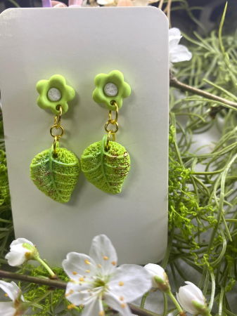 Florile cu frunze verde [1]