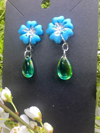 Florile albastre cu picatura verde [4]