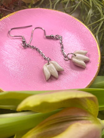 Cercei handmade - Lalele alb