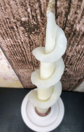 Lumanare decorativa din ceara naturala de albine + suport rotund din ceramica handmade [4]