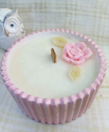 Lumanare din ceara de soia in recipient din ceramica handmade, roz/alb. [3]
