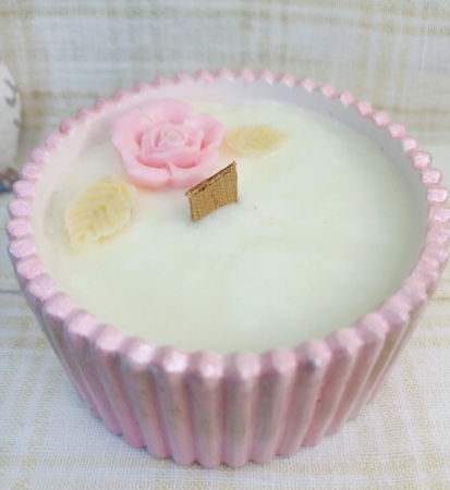 Lumanare din ceara de soia in recipient din ceramica handmade, roz/alb. [2]