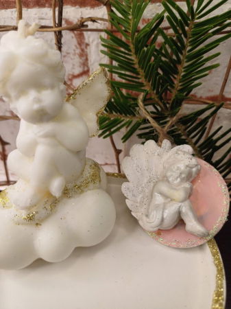 Lumanare "ingeras pe nor " cu farfurioara din ceramica roz/auriu [1]