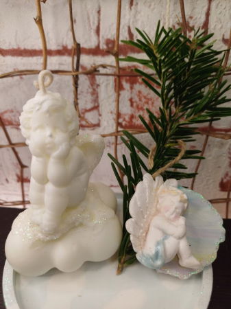 Lumanare "ingeras pe nor " cu farfurioara din ceramica bleu. [1]