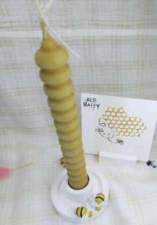 Lumanare cilindrica din ceara de albine si suport - sfesnic din ceramica decorat cu albinute. [2]