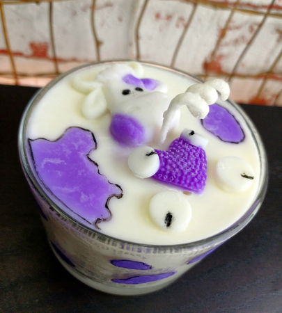 Lumanare parfumata, " Happy Cow ", in pahar de sticla. [1]