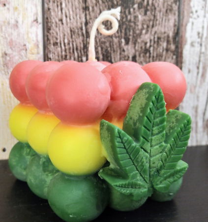 Lumanare parfumata " Rasta bubble ", in trei culori. [1]