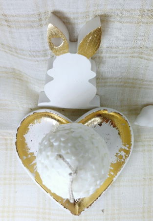 Ou alb cu flori din ceara de soia + suport in forma de inimă + iepuraș din ceramică handmade [4]