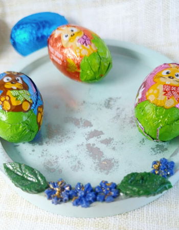 Ou albastre cu flori din ceara de soia + farfurie din ceramica handmade [7]