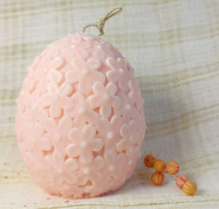 Ou roz cu flori din ceara de soia + farfurie din ceramica handmade roz [3]