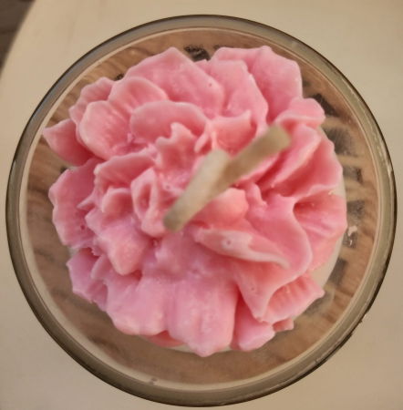 In recipient din sticla - Lumanare parfumata " Pahar cu flori ", in recipient de sticla.