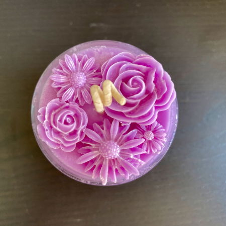 Lumanare parfumata " Buline si flori ", mov, in pahar de sticla mic. [1]