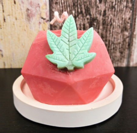 Lumanari - Lumanare parfumata " Rasta diamond " cu suport ceramica handmade.