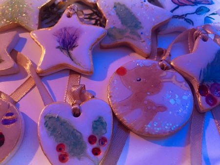 Set de 5 diferite decoratiuni din ceramica pentru bradul de Craciun [4]