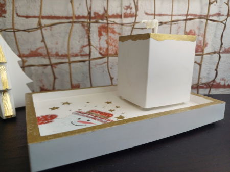 Set decorativ  Craciun - lumanare din ceara de soia si suport dreptungiular din ceramica alb auriu [9]